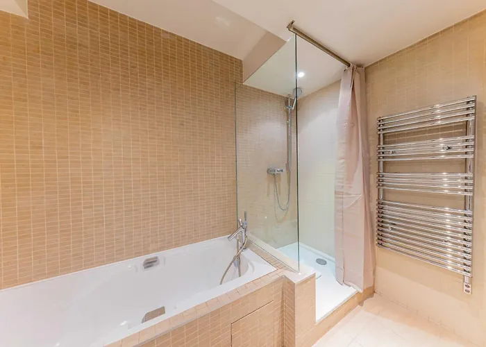 Daire Cosy Ac Balcony - 1br-4p - Eiffel Tower *