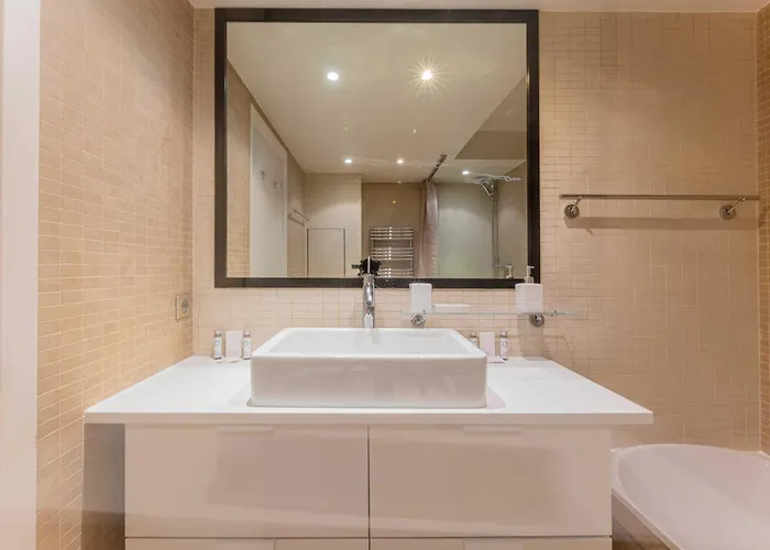 Апартаменты Cosy Ac Balcony - 1br-4p - Eiffel Tower *